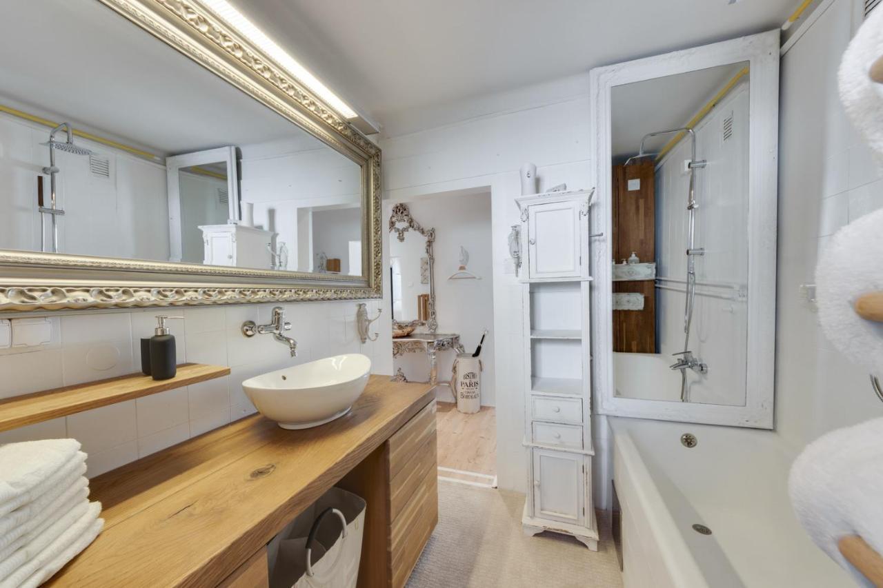 Amazing Apartment In Downtown Maribor Exterior photo
