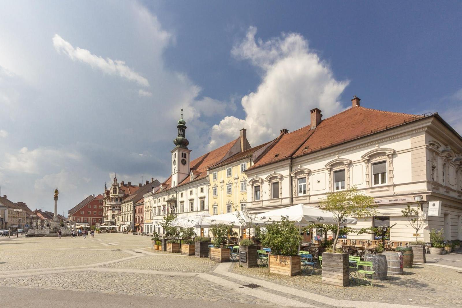 Amazing Apartment In Downtown Maribor Exterior photo
